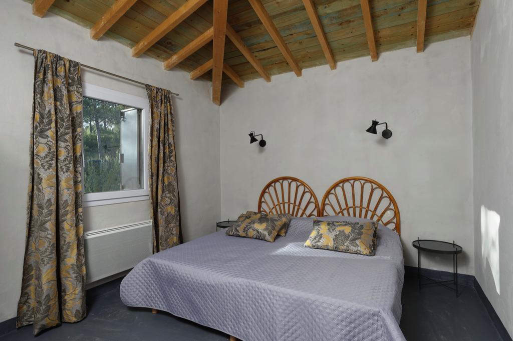 Les Lodges Du Pic Le Triadou Bagian luar foto